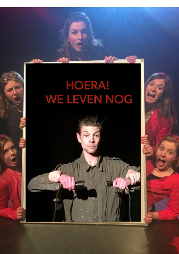 De Theaterkamer cabaret speelt 'Hoera, we leven nog!'